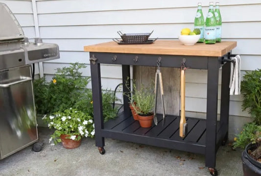 BBQ Table, Pizza oven and preparation station